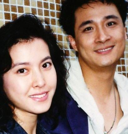 因貌美被發掘進入TVB，與吳鎮宇相戀8年，現為3個孩子辣媽