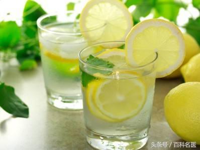 檸檬是冷水還是熱水泡才有養生效果？ 泡錯等於白喝？ 你泡對了嗎？