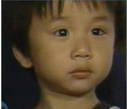 他曾是台灣最火的童星，長大後被遺忘，再婚娶嫩妹，兒子成搖錢樹