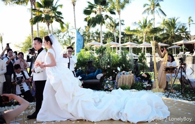 安以軒夏威夷大婚，婚紗被吐槽像豬大腸，沒想到最後是她接了捧花