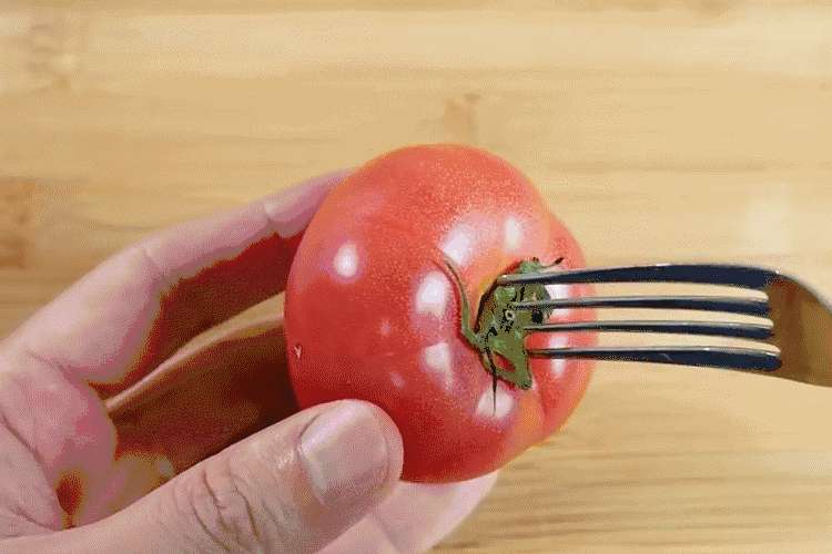 番茄 去皮僅需「1根筷子＋30秒」搞定