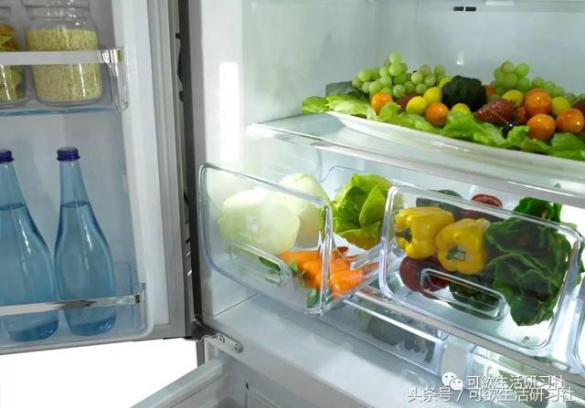 中國人把蔬菜放到冰箱的冷藏室，日本人卻把蔬菜放在冰箱的冷凍櫃，既健康又省時