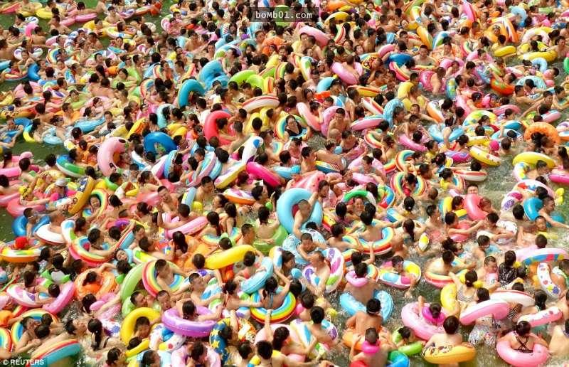 21張超震撼日常照片讓大家見識「中國13億人口再加上遊客湧進」的瘋狂畫面。