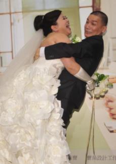 粉紅豬「鍾欣凌」結婚7年淚飆：「我要離婚！」44歲高齡連生2女的她氣到想生第三胎！