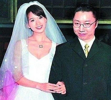 為何43歲的林志玲至今未嫁，原因在於老闆們的合照：身體很誠實！網友：看完以下的照片後，連我都不想娶了！