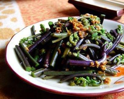 蕨菜怎麼做好吃？11種蕨菜新鮮做法大全，春天做給家人嘗嘗鮮！