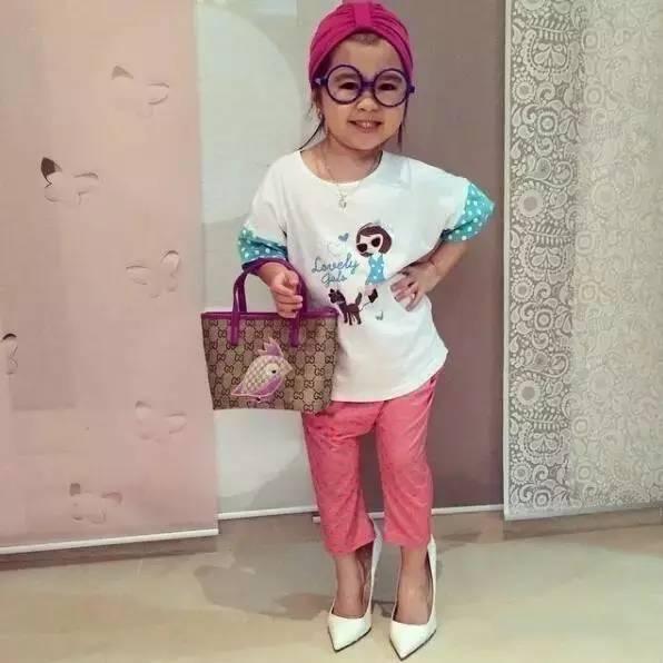5歲韓菲混血小女孩因太可愛，中東土豪將她全家接到杜拜包養，如今女孩卻變成這個樣...
