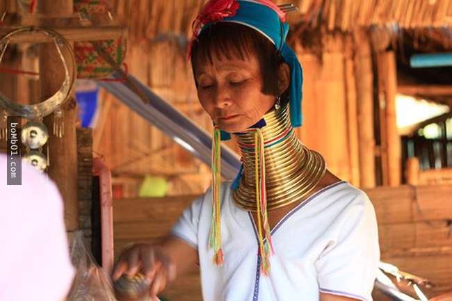 泰国长颈族男人图片