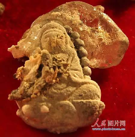 94岁高僧圆寂后,惊现观音形象舍利子震撼全球!