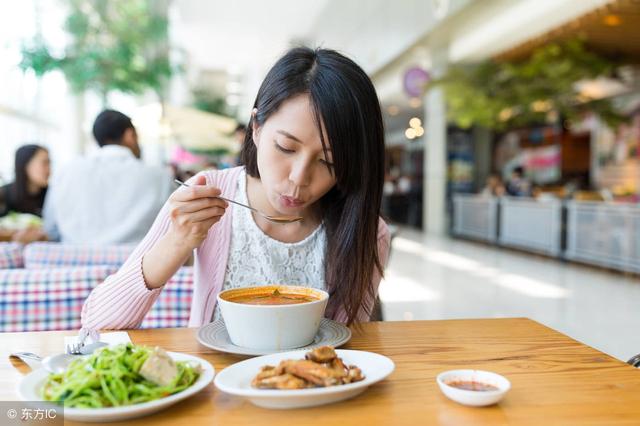 女人抗衰老的7個生活秘訣，每天做到3個以上，你也能逆齡生長！