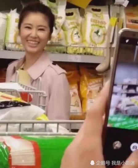 林心如逛超市被認出，網友們看到她的笑容，頓時覺得認錯了