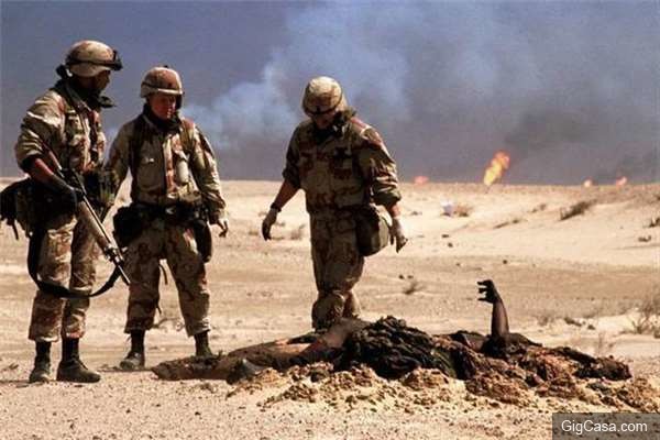 美軍為何要對死去戰友的屍體瘋狂掃射？原因比你想的可怕十倍！
