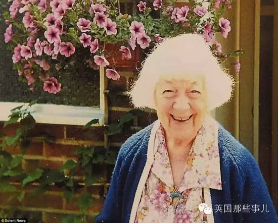 104歲的奶奶已經在這裏住了104年！甚至洪水淹過來、炸彈炸過來，她也死不離開！當她被問原因時...每個人聽完都眼睛腫腫