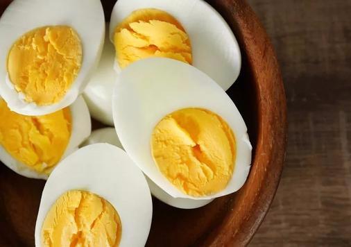 早上吃煮雞蛋，其實很多人都吃錯了！這2大「誤區」請您堅決避免