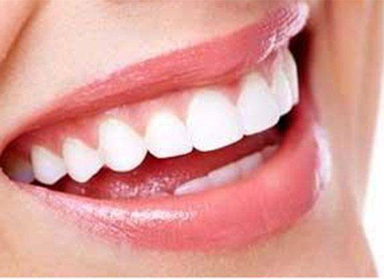 牙齦一旦萎縮，就會出現塞牙，牙根疼痛，4個方法幫到你 !
