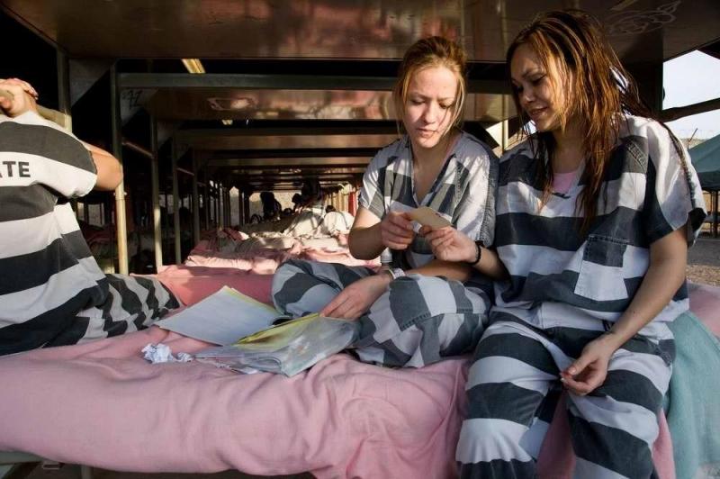 這間女子監獄每個月有超過1000個女人「被發現懷孕」，知道真相後大家都「被噁心到差點撞牆」！
