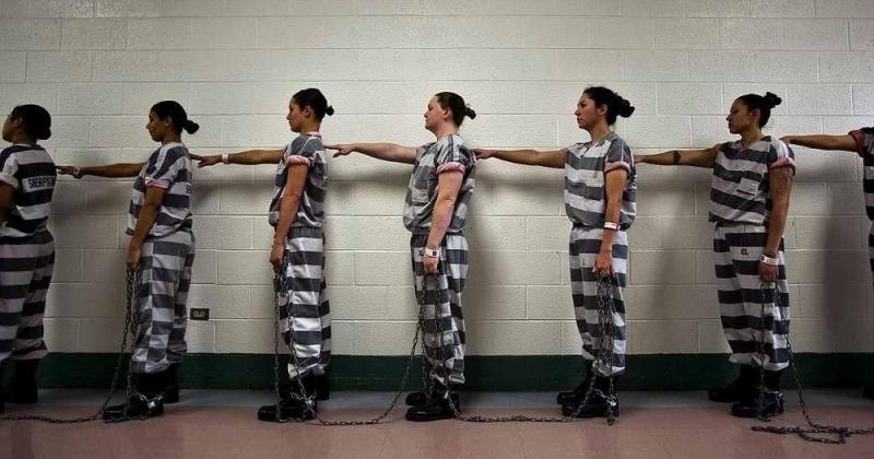 這間女子監獄每個月有超過1000個女人「被發現懷孕」，知道真相後大家都「被噁心到差點撞牆」！