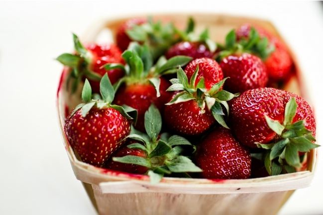 11種水果可以幫助你的皮膚看起來更好,甚至有返老還童的效果