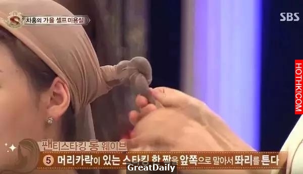 原來韓國正妹都這樣用，一雙舊絲襪就可以讓頭髮不用燙就能變捲髮~ ...