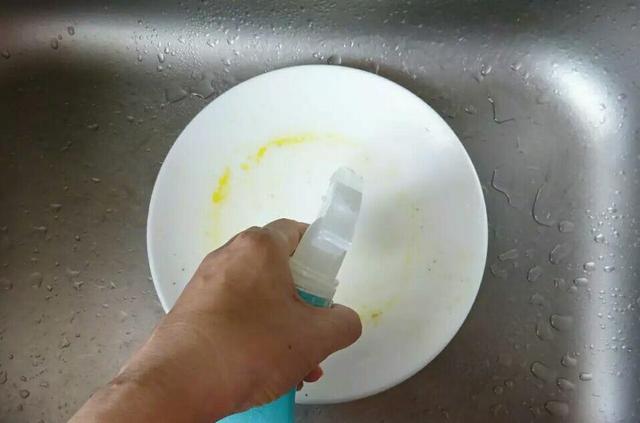今天教大家巧製洗碗精，方法簡單，無毒好用。