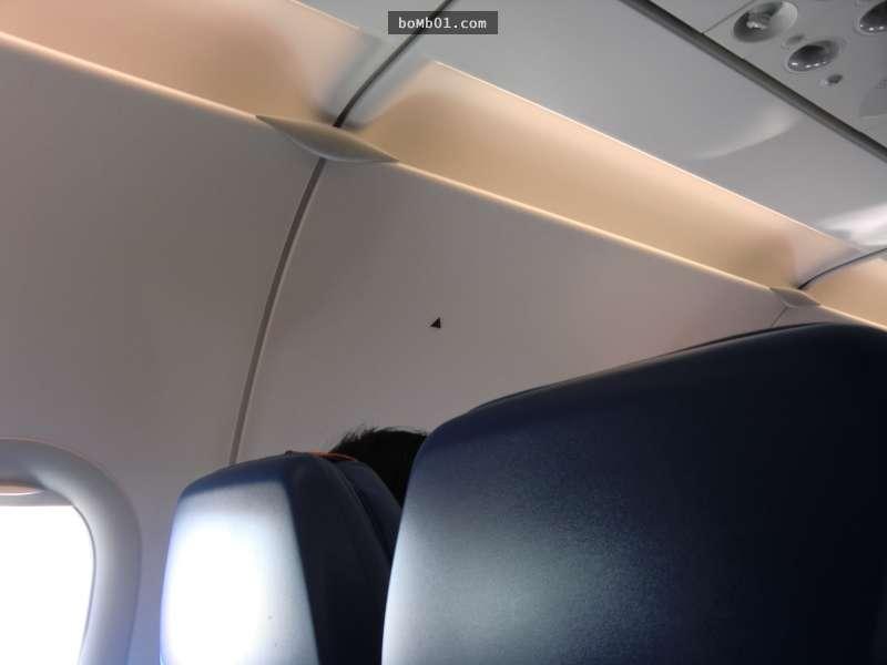 如果你在搭飛機時坐到「三角形標誌」下的座位，機艙裡的乘客都會超羨慕直呼「你賺到了」！