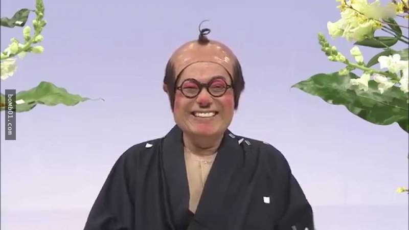 ▼加藤茶是日本搞笑艺人里地位崇高的前辈,当年他光头,眼镜跟小胡子