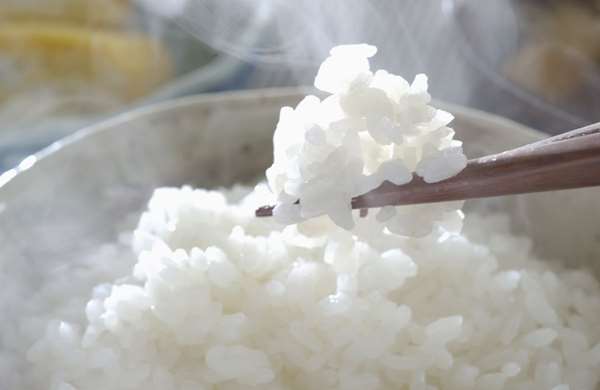 ﻿想煮出如「五星級」般Q彈米飯？掌握幾個「小技巧」就對了，其中一個是要放「冰塊」！