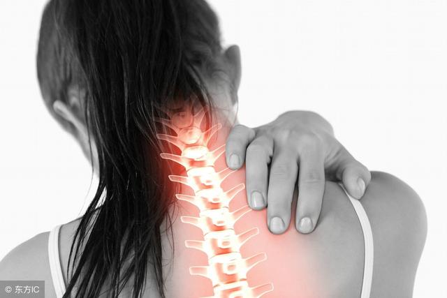 肩膀痛=「肩周炎」？每天用按2個穴位，7天肩周炎不來擾