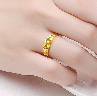 女人再「穷」也要戴一个【金戒指】,里面大有讲究,一分钟带你了解其中