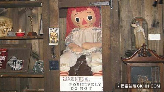 13隻真實存在的「鬼娃娃」讓人嚇到腿軟，連「安娜貝爾」在裡麵都不是最恐怖的！？