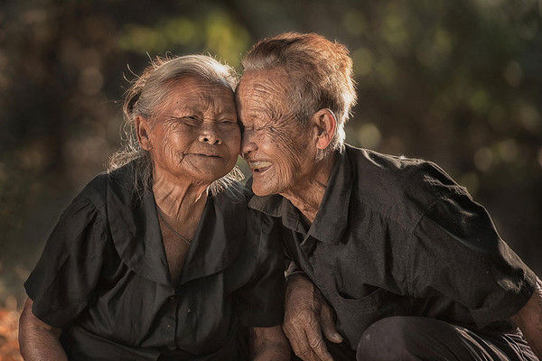 當女生對你有這10種表現…恭喜！她真的在乎你！