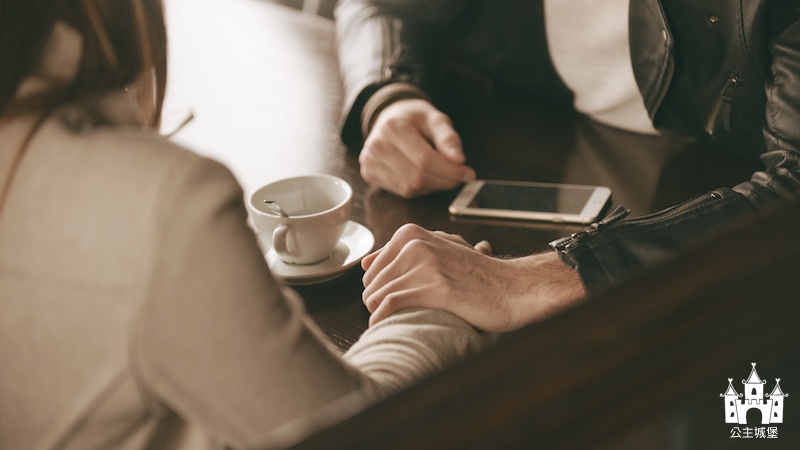 12星座的戀人吵架後，甜蜜和好的方法！