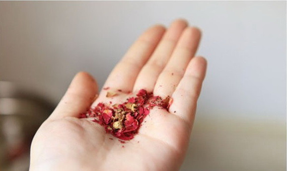 值得收藏!!!女人經期之後吃這個湯,保證你越吃越有女人味!