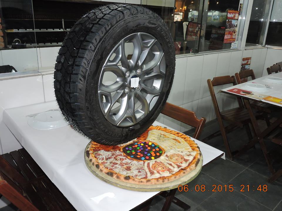 UNILADs This Is Hands Down The Weirdest Pizza Joint In The World image