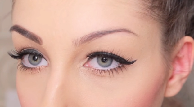 Eyebrows can *literally* change your entire face.