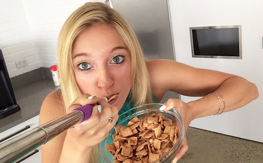 free-selfie-spoon-cereal-cinnamon-toast-crunch-11