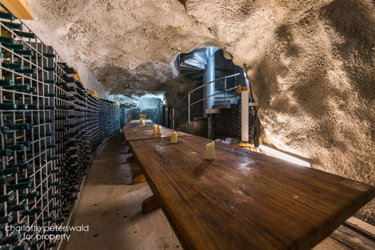 05327c9e-944f-40e7-a5b8-8fe6e76f5681