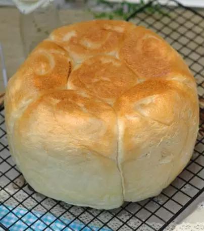 電飯煲肉鬆面包做法——沒有烤箱也能做面包啦！