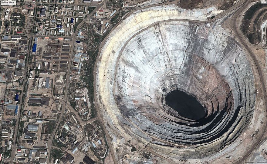 14. 在俄羅斯的和平號礦 (Mir mine)，這是世界最大的寶石礦區。<BR><BR>