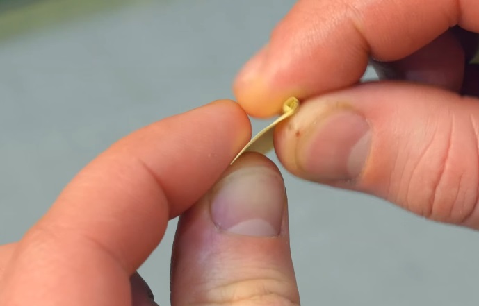 11招你完全沒想到過的「凡士林超實用妙招」，原來把紙插在裡頭會得到這麼棒的效果！