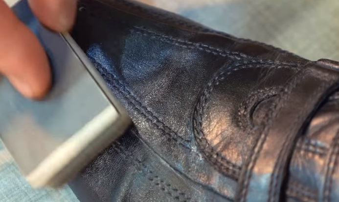 11招你完全沒想到過的「凡士林超實用妙招」，原來把紙插在裡頭會得到這麼棒的效果！