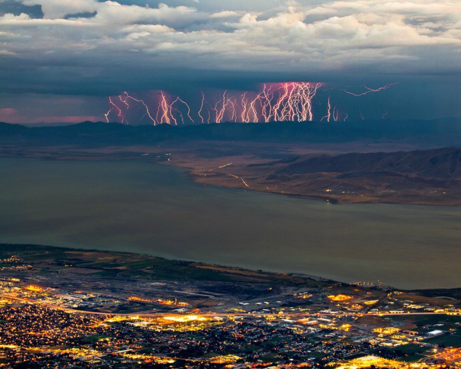 美國猶他州廷帕諾戈斯山(Mount Timpanogos, Utah, USA)