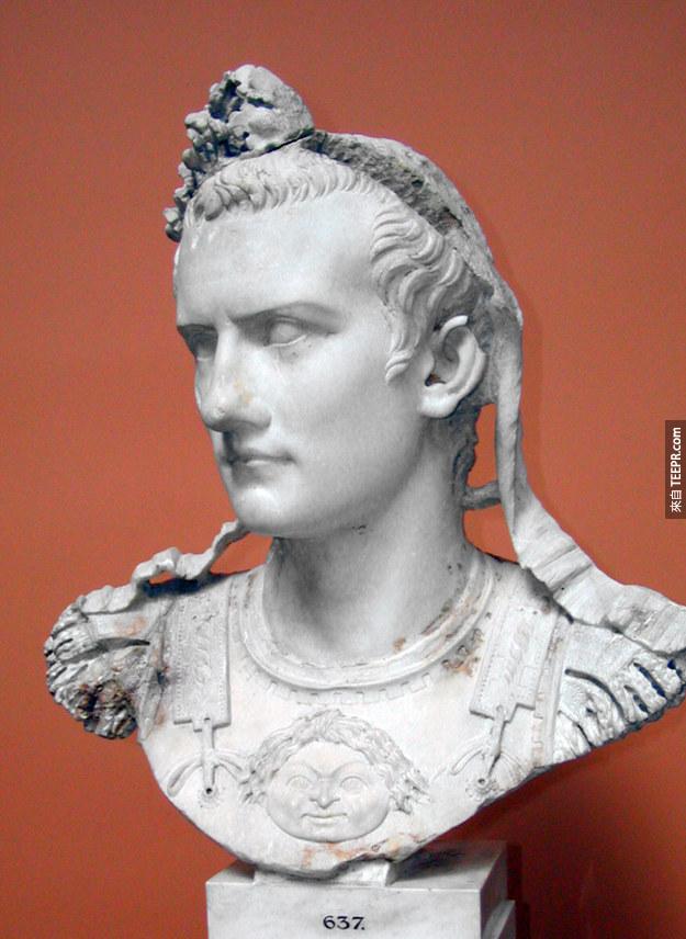 12. 羅馬西元37-41年的皇帝卡利古拉(Caligula) 命令他的軍隊跟大海作戰。<BR><BR>