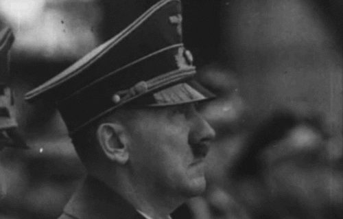 4. 在1938年的時候，希特勒得到了TIME雜誌的「年度人物」。<BR><BR>然後在1939年的時候，他被提名諾貝爾和平獎。<BR><BR>
