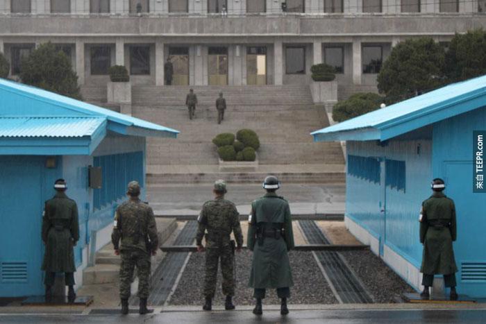 21) 北韓跟南韓 – 這地區算是非軍事地帶。<BR><BR>不知道他們在這麼敏感的界線上是怎麼相處的。<BR><BR>