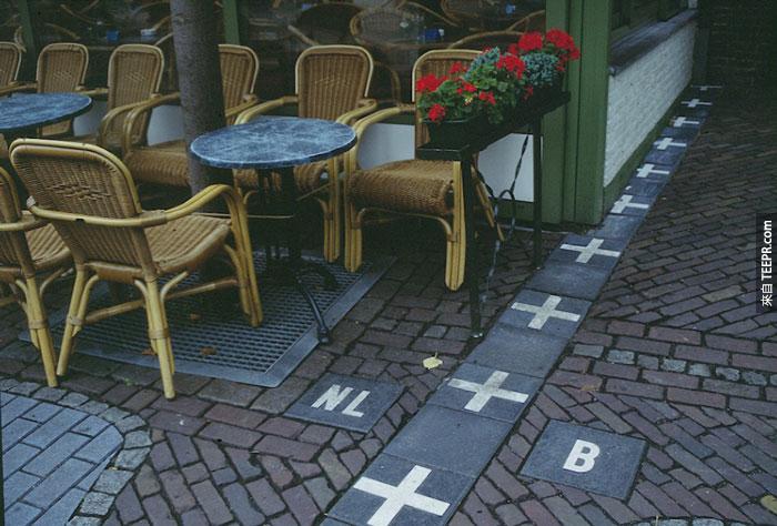 8) 荷蘭和比利時 – 這兩國的邊界就是在這裡...能想像就在這裡的咖啡廳嗎？或是說，你可以說你住在比利時，但是在荷蘭工作。<BR><BR>超有趣的！
