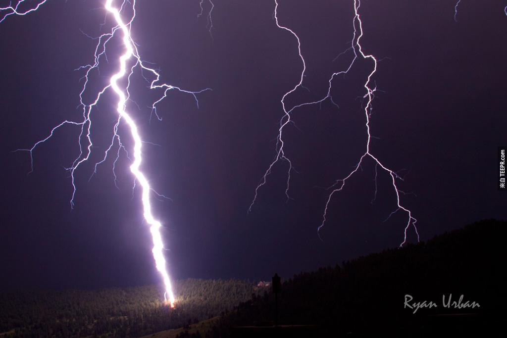 科羅拉多州戈爾登的閃電交加。<BR><BR>
