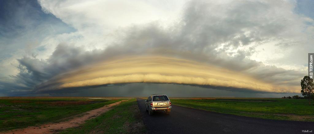 一個快速逼近的風暴 (約克角，澳大利亞)。<BR><BR>