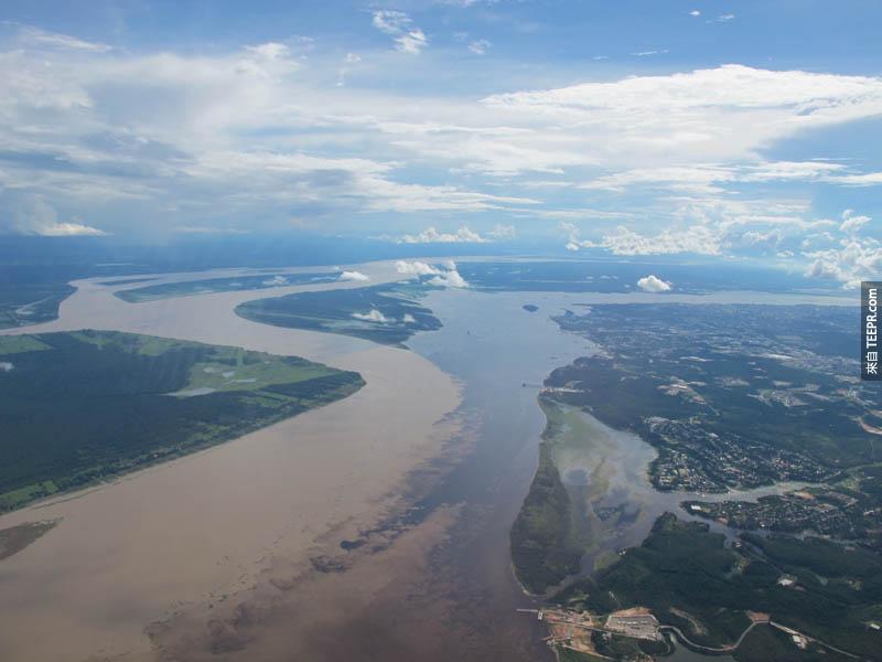 5）內格羅河 (Rio Negro) 和裡約Solimoes (Rio Solimoes）在巴西馬瑙斯的合流點。<BR><BR>