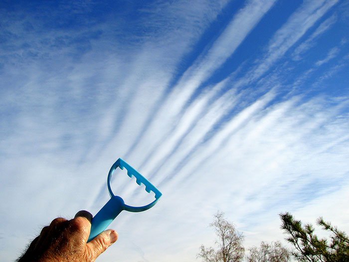 cloud-forced-perspective-optical-illusions-16
